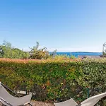 Vue Avec Grande Terrasse - * Cannes