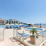 Apartment Vue Avec Grande Terrasse - *