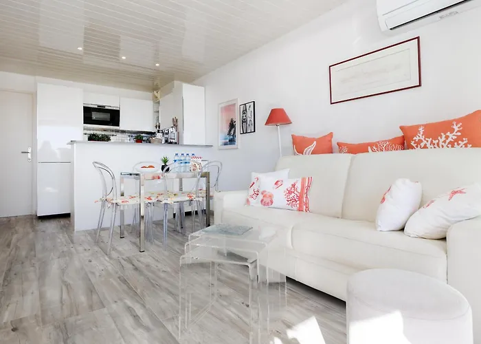 Vue Avec Grande Terrasse -