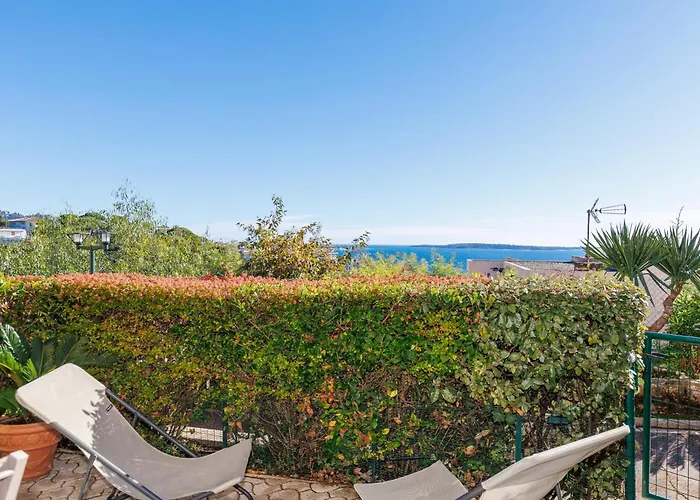 Vue Avec Grande Terrasse - * كان